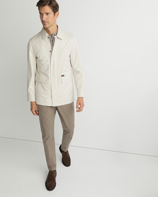 Chaqueta de abrigo de hombre gris con dos bolsillos