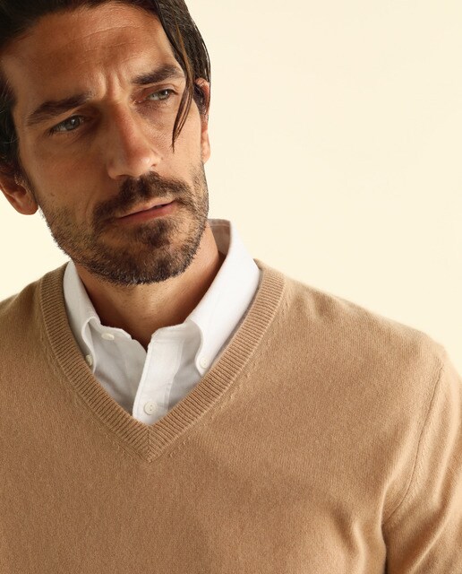Jersey de lana 100% cashmere de hombre Emidio Tucci beige con el cuello de pico