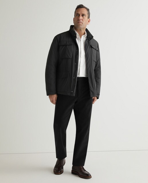 Parka cinzenta de homem com quatro bolsos tamanhos grandes