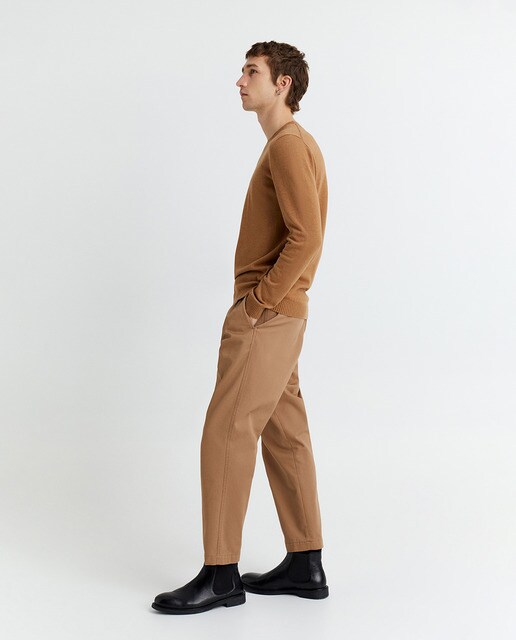 Jersey de hombre camel con cuello caja