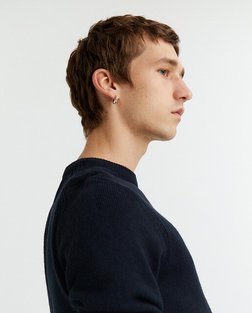 Jersey de hombre azul marino con cuello caja