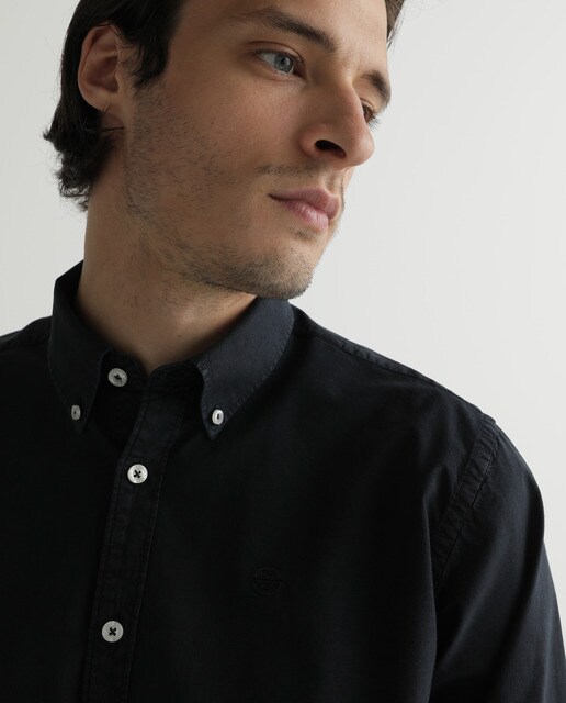 Camisa de homem de corte regular lisa em azul