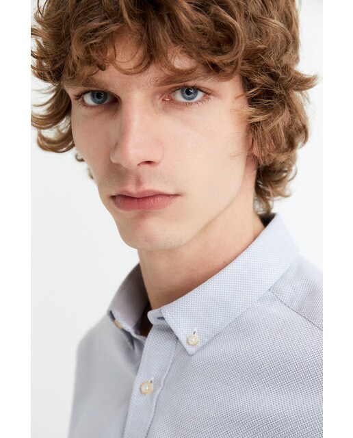 Camisa de hombre slim lisa gris claro