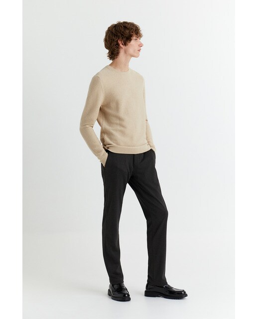 Jersey de hombre beige con cuello caja