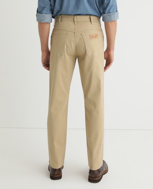 Pantalón cinco bolsillos de hombre regular beige