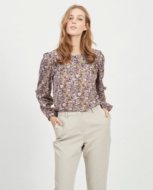 Camisa de mujer con cuello bobo y fruncidos
