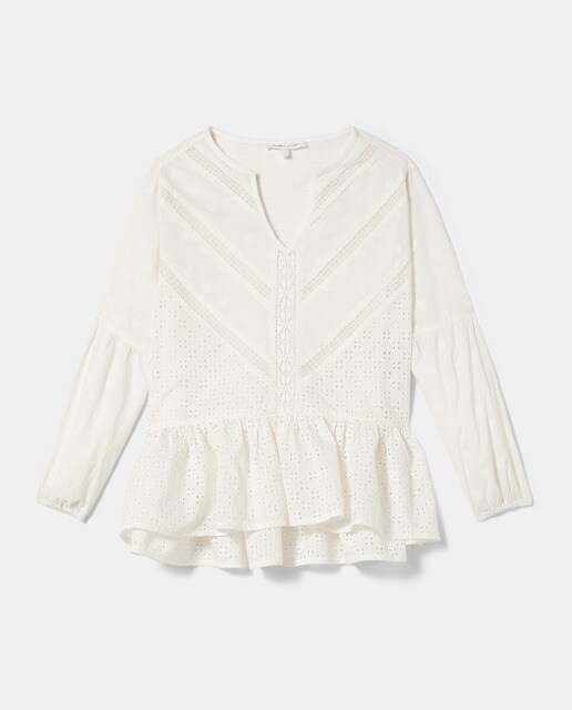 Blusa com bordados e folho