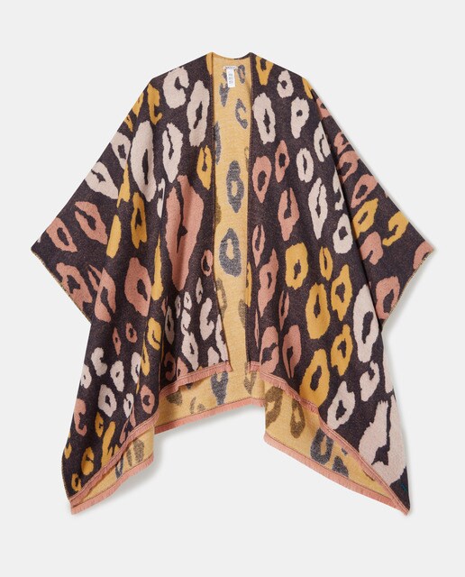 Capa con estampado animal print en tono marrón