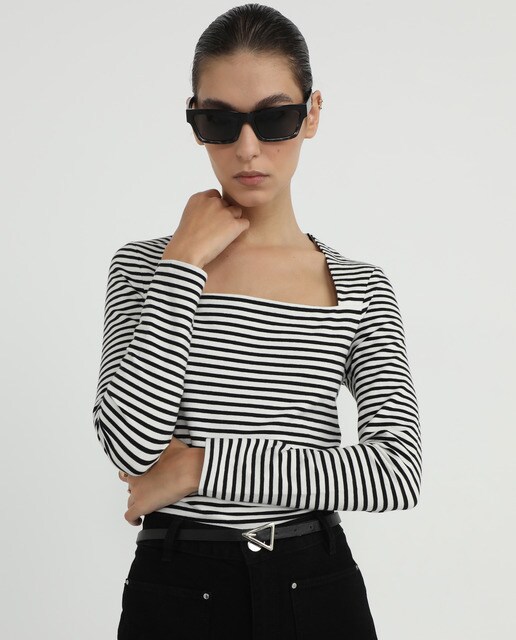 Camiseta de mujer escote cuadrado rayas
