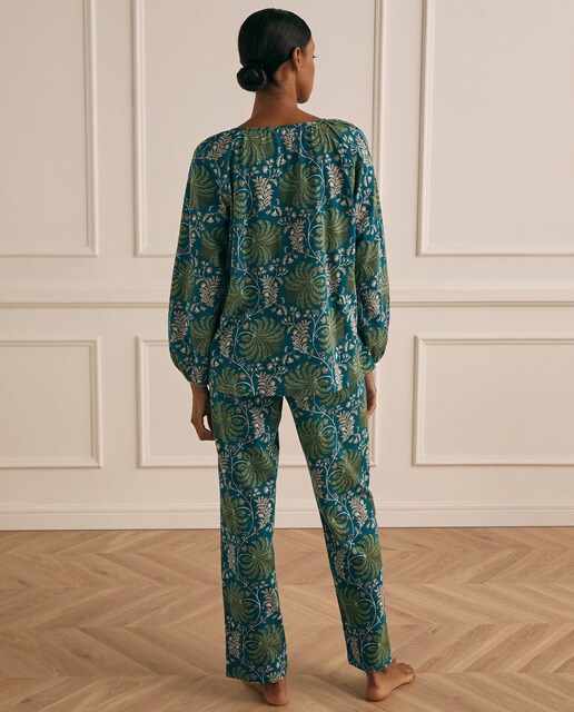 Pijama completo de mujer con estampado paisley