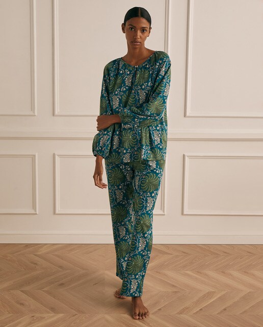 Pijama completo de mujer con estampado paisley