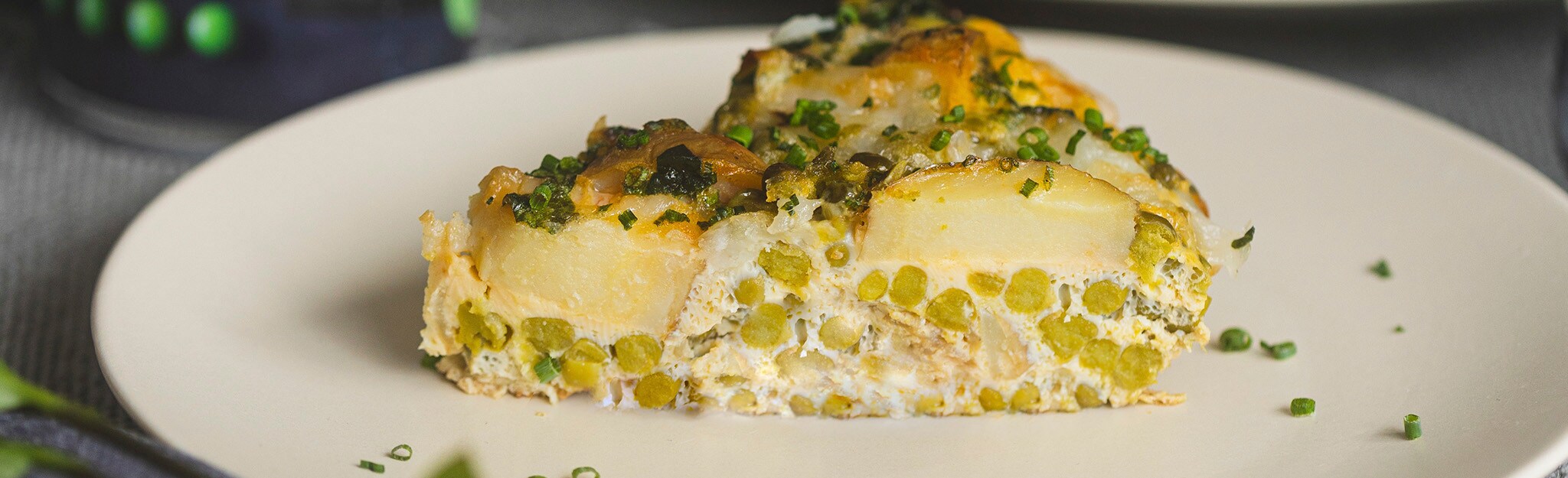 Frittata de queijo de cabra e ervilhas Frittata de queijo de cabra e ervilhas