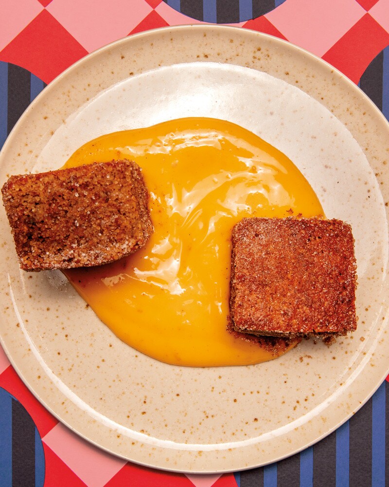 Bolo Dourado de Amêndoa Curd de Limão e Cardamomo Bolo Dourado de Amêndoa Curd de Limão e Cardamomo