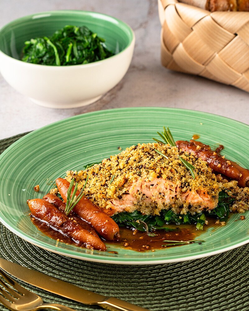 Salmão com Crosta de Broa e Café Salmão com Crosta de Broa e Café