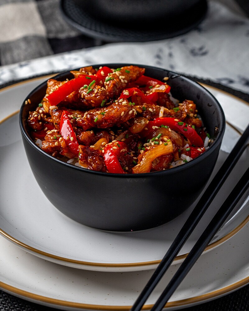 Carne de Vaca Crocante Estilo Chinês com Molho Agridoce Carne de Vaca Crocante Estilo Chinês com Molho Agridoce