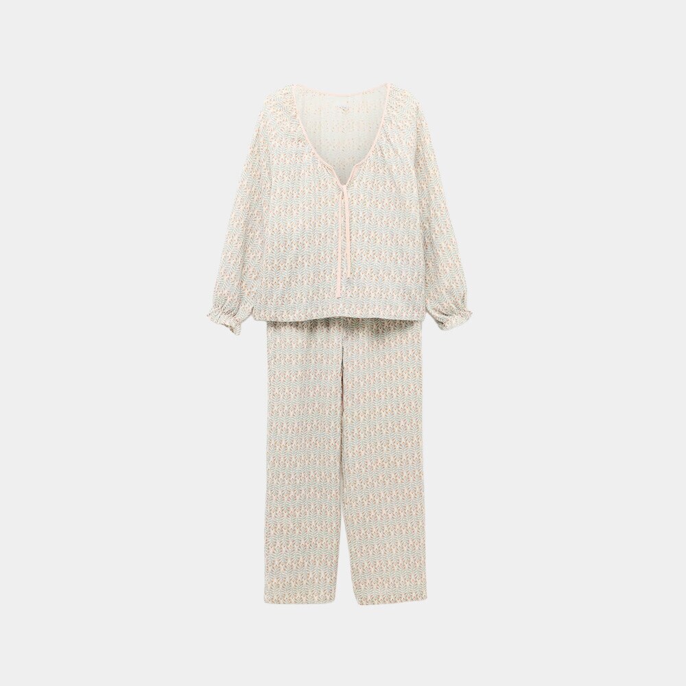Pijamas, camisones y batas Pijamas, camisones y batas