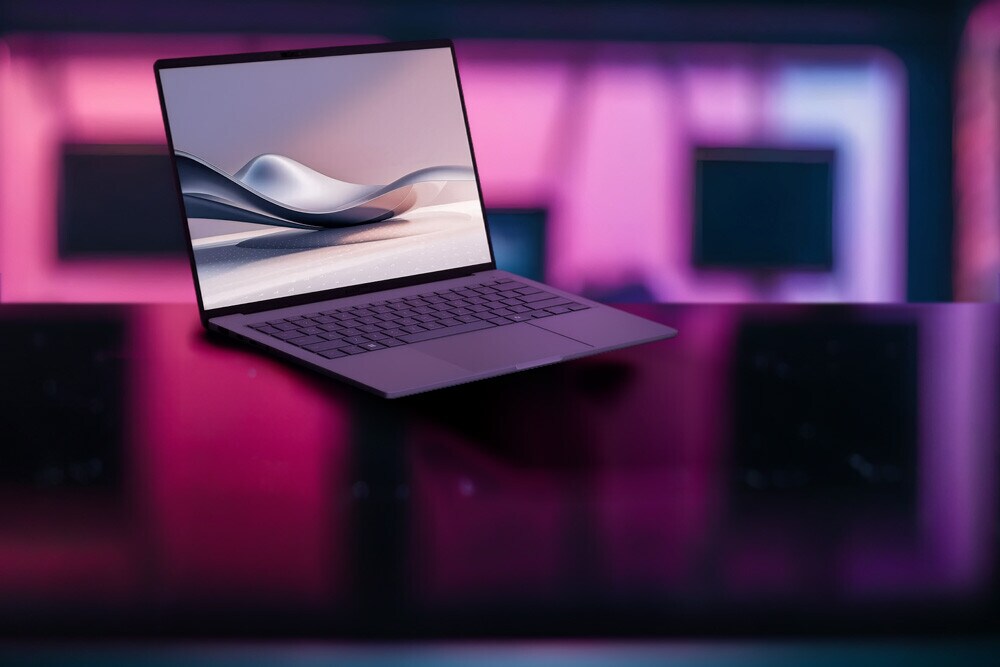 Portátiles con pantalla OLED y miniLED Portátiles con pantalla OLED y miniLED