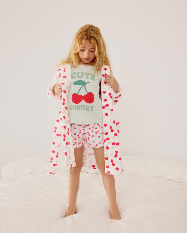 Veja os Pijamas de menina na loja online do El Corte Inglés Veja os Pijamas de menina na loja online do El Corte Inglés