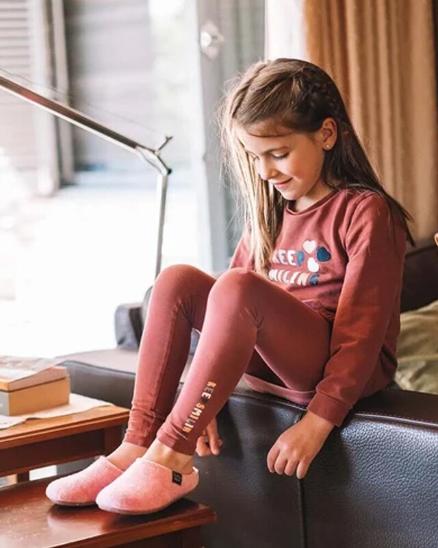 Pantufas e chinelos de quarto para Menina em Moda Infantil na loja online do El Corte Inglés Pantufas e chinelos de quarto para Menina em Moda Infantil na loja online do El Corte Inglés