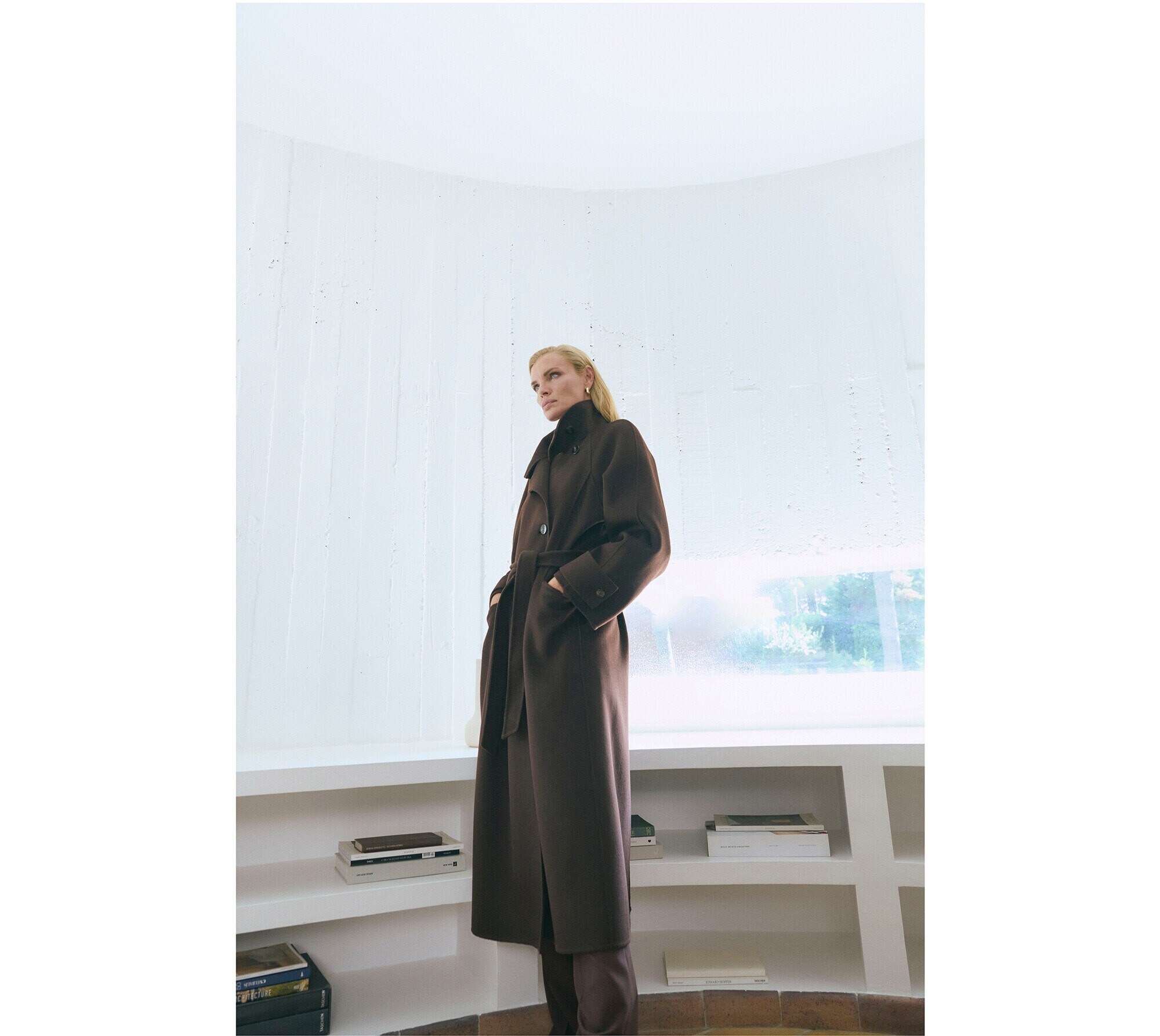 Woman Limited OI26 Woman Limited OI26