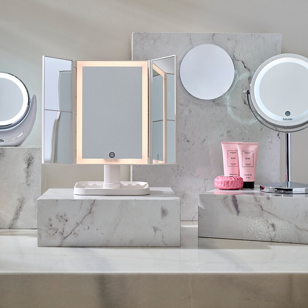selección de accesorios de baño y espejos cosméticos selección de accesorios de baño y espejos cosméticos