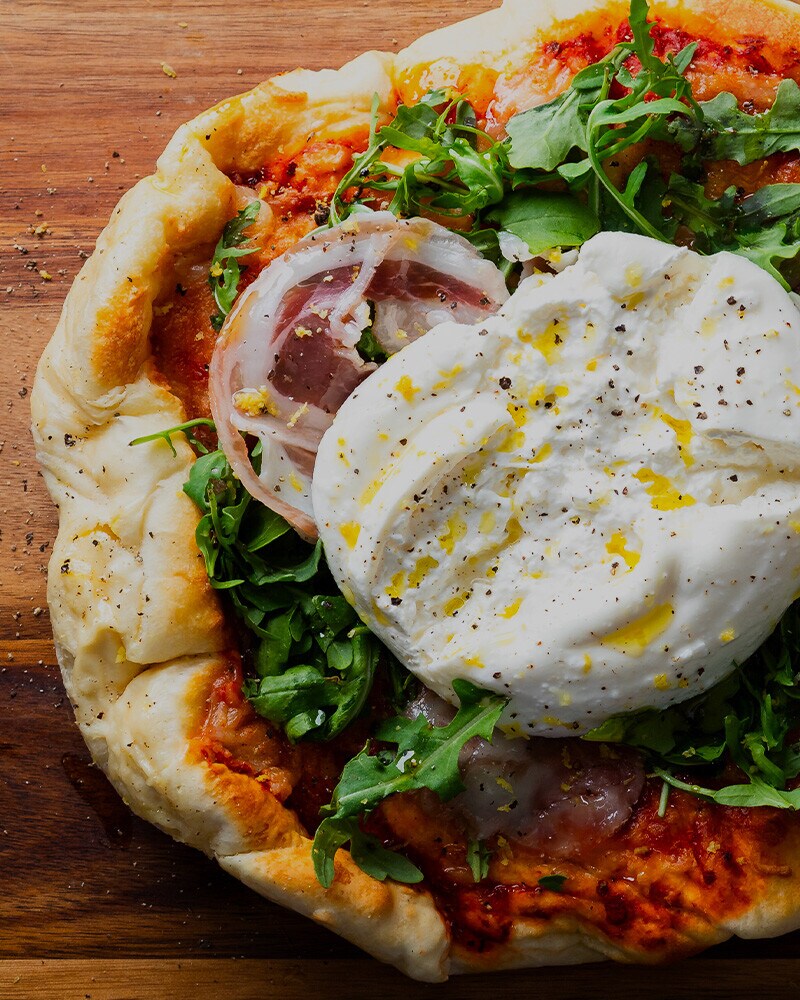 Pizza de Pesto, Burrata e Pancetta Pizza de Pesto, Burrata e Pancetta