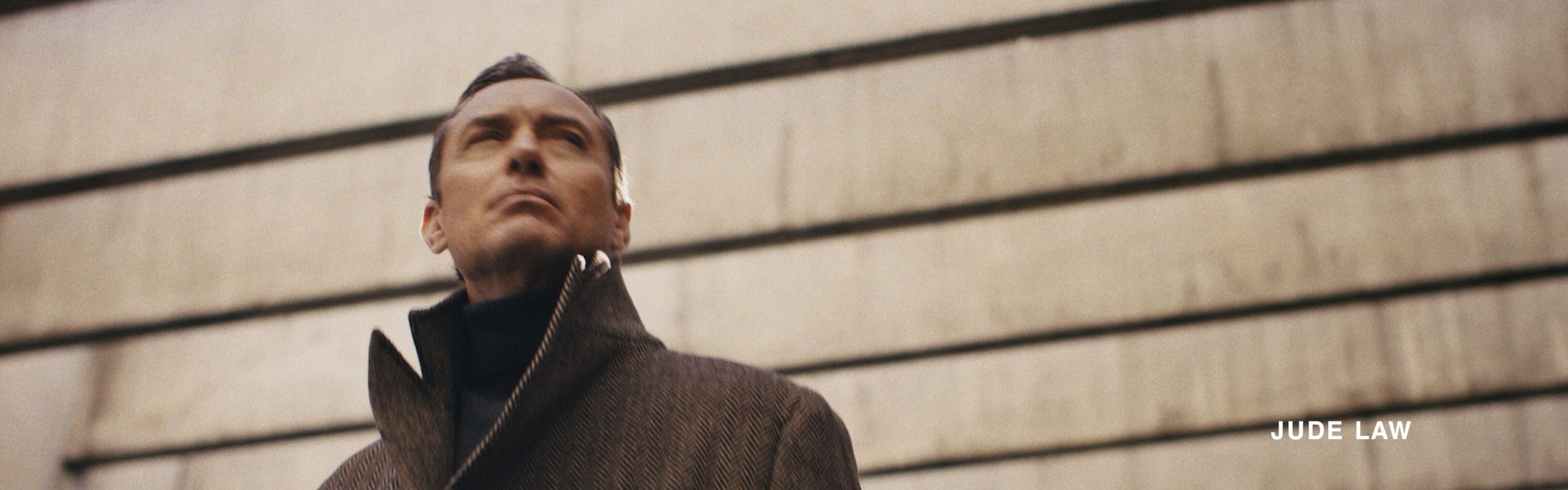 Jude Law x Emidio Tucci | Campaña OI25 Jude Law x Emidio Tucci | Campaña OI25