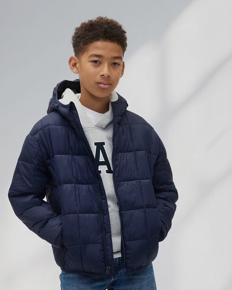 Abrigos, sudaderas, pantalones... de niño hasta -30% Abrigos, sudaderas, pantalones... de niño hasta -30%