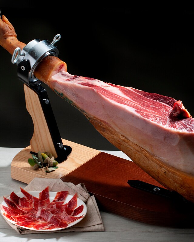 Jamones y paletas por piezas. 10% de regalo Jamones y paletas por piezas. 10% de regalo