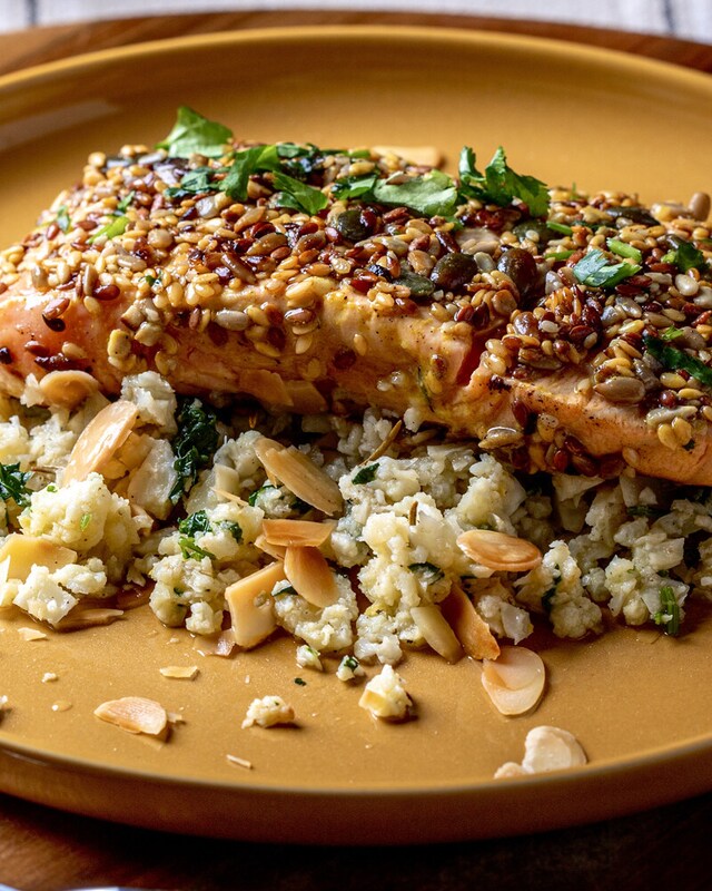 Arroz de couve flor com salmão Arroz de couve flor com salmão