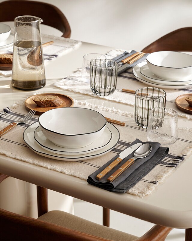 Ménage de Mesa Ménage de Mesa