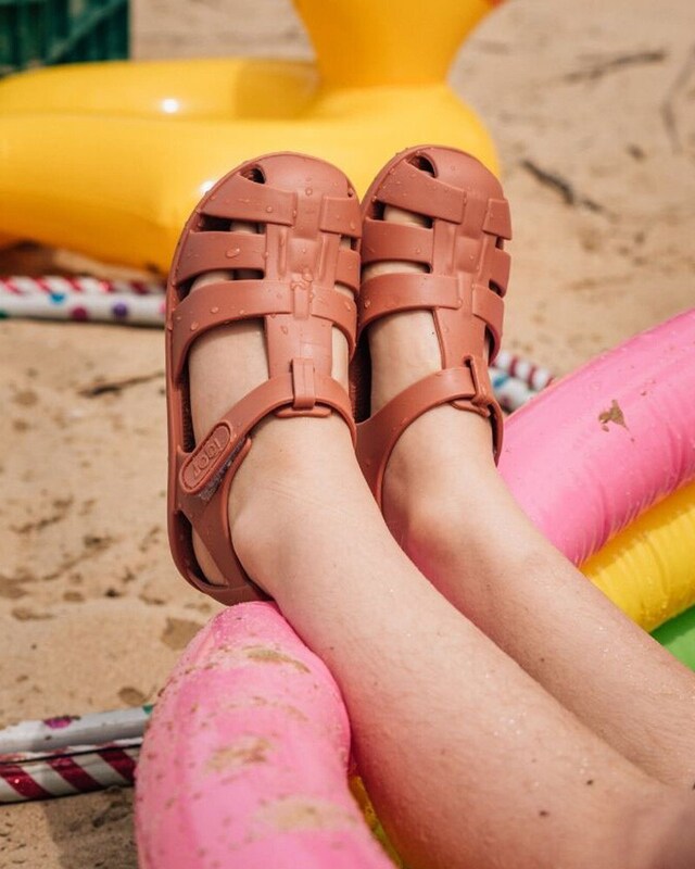 Veja Sapatos Moda Banho Infantil, na loja online do El Corte Inglés Veja Sapatos Moda Banho Infantil, na loja online do El Corte Inglés