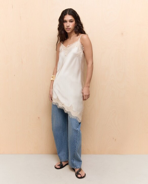 Tendência cetim e renda moda mulher Tendência cetim e renda moda mulher