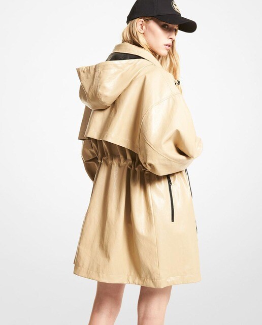 Abrigo de mujer deportivo con capucha y cordón ajustable ne la cintura · Michael  Michael Kors · El Corte Inglés