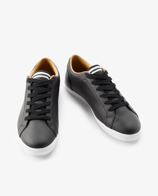 Zapatillas de piel de hombre Fred Perry en negro con logo bordado a  contraste · FRED PERRY · El Corte Inglés
