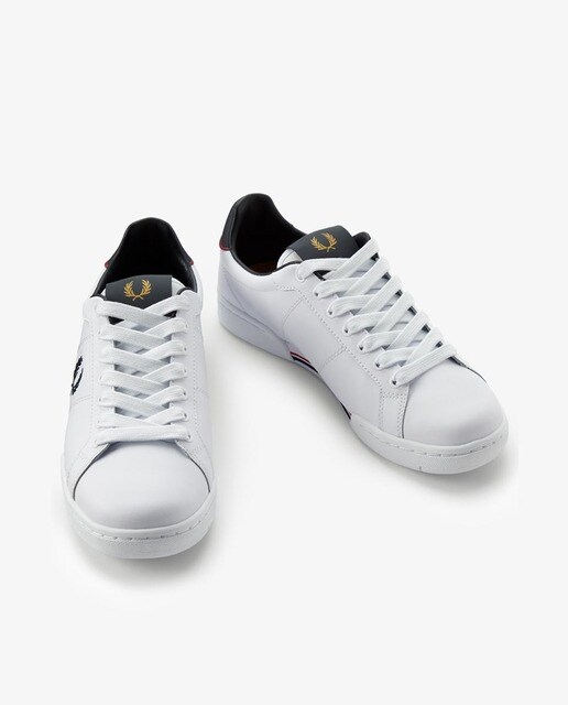 Zapatillas de piel unisex Fred Perry en blanco con talón en marino · FRED  PERRY · El Corte Inglés