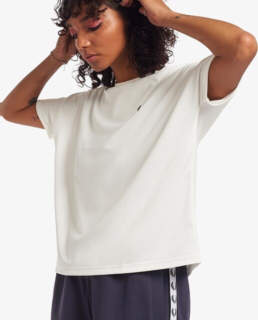 Camiseta de mujer de manga corta en liso · FRED PERRY · El Corte Inglés