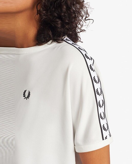 Camiseta de mujer de manga corta en liso · FRED PERRY · El Corte Inglés