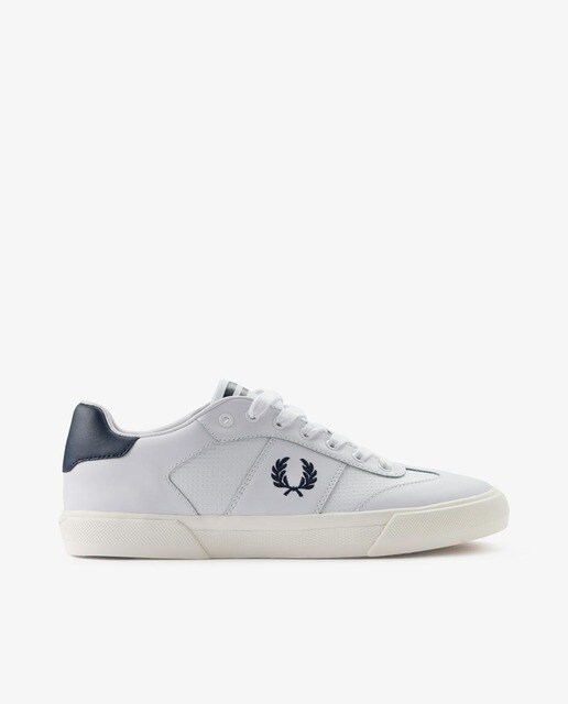 Zapatillas de piel unisex en azul claro con logo en contraste · FRED PERRY  · El Corte Inglés