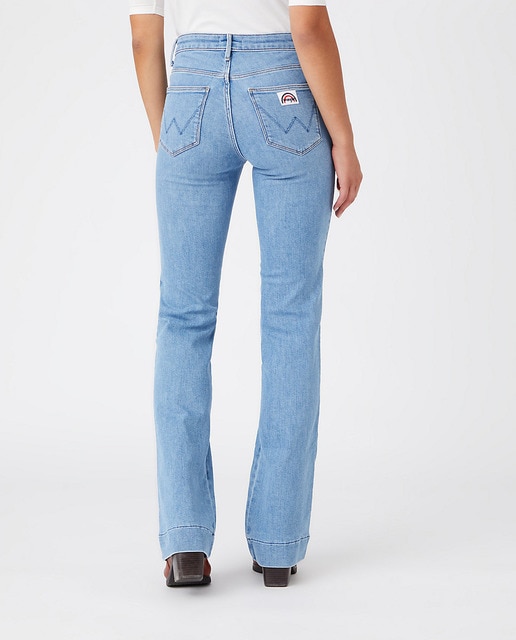 Vaquero de campana de mujer Flare en azul claro · Wrangler · El Corte Inglés