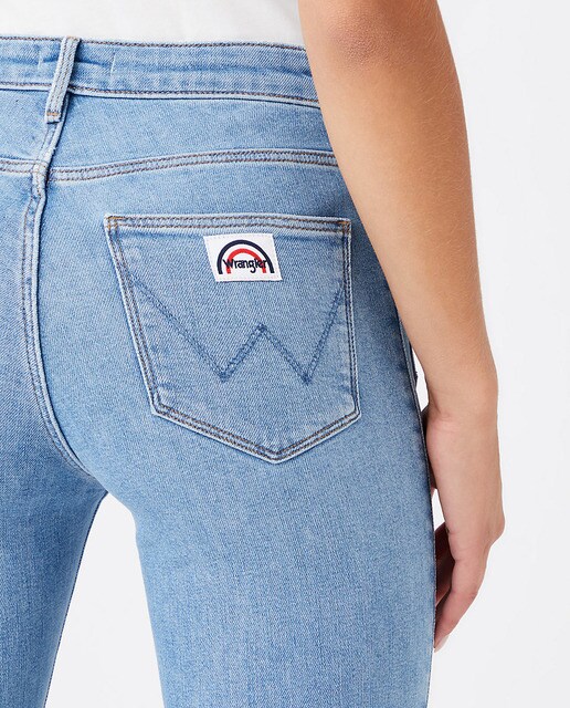 Vaquero de campana de mujer Flare en azul claro · Wrangler · El Corte Inglés