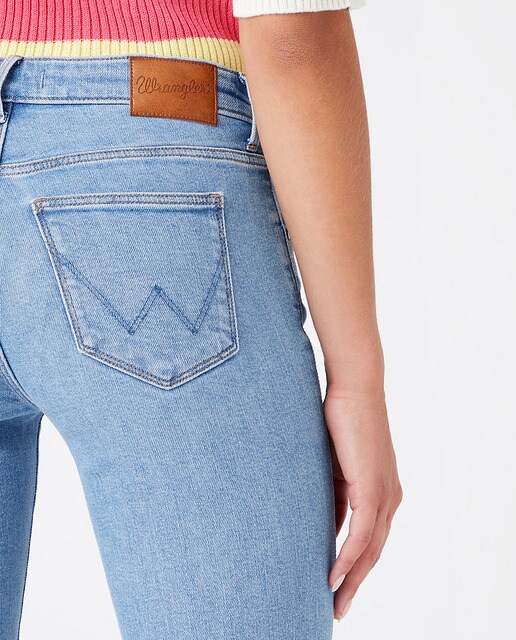 Vaquero recto de mujer straight de tiro regular en azul claro · Wrangler · El  Corte Inglés
