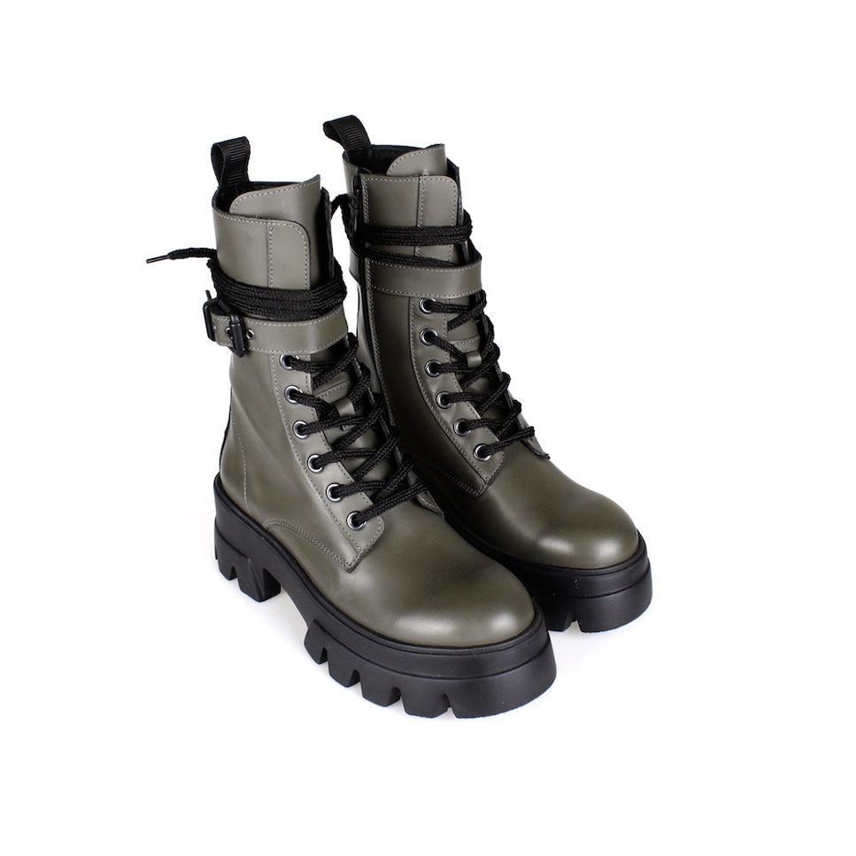 Bota de mulher Catarina Martins em pele verde com sola e cordões pretos Verde-2