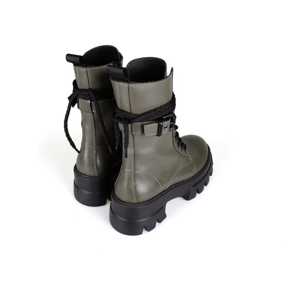 Bota de mulher Catarina Martins em pele verde com sola e cordões pretos Verde-3