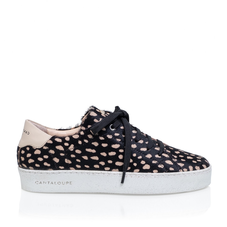 Sneaker de mulher Cantaloupe em pele com pelo criando apontamentos na cor bege numa base de cor preta Preto-1