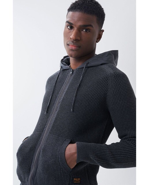 Chaqueta de punto de hombre en color gris oscuro con capucha · Salsa · El  Corte Inglés