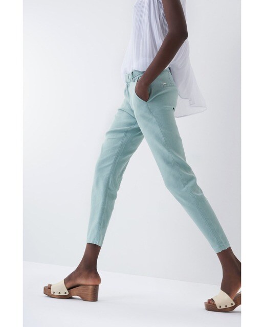 Pantalón recto de mujer tipo chino cropped slim · Salsa · El Corte Inglés
