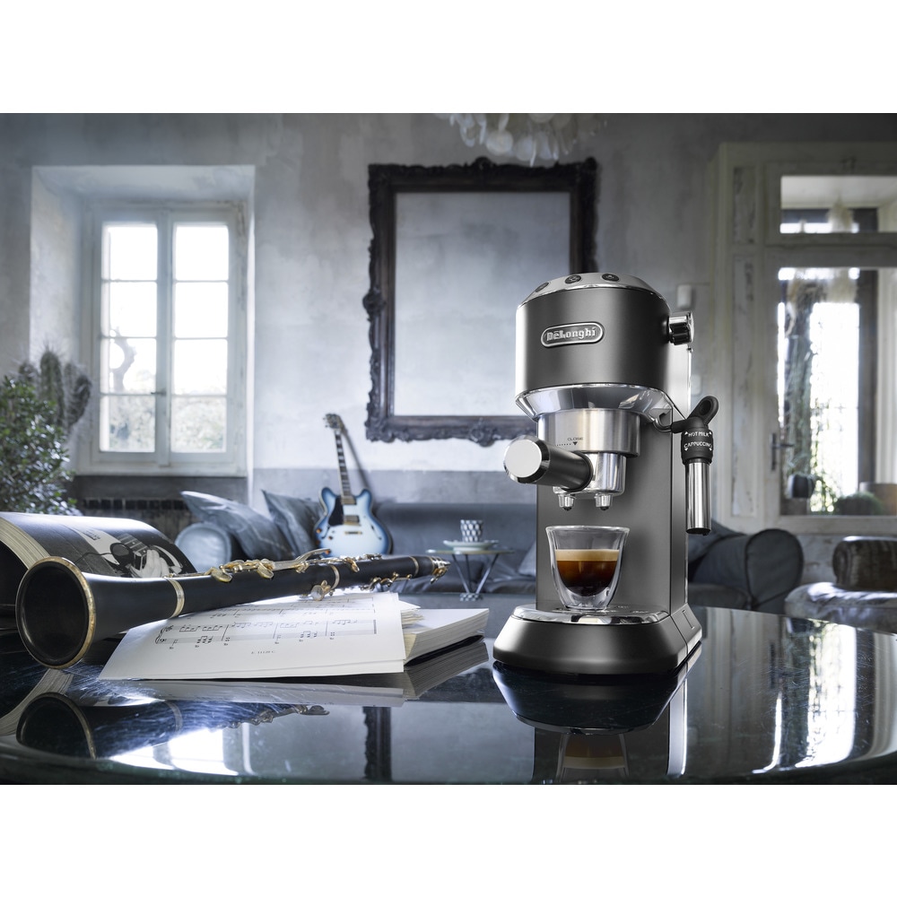 Cafetera espresso manual De'Longhi EC685.BK con cappuccinatore ajustable y  diseño único · El Corte Inglés