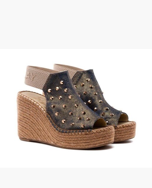 Alpargatas de cuña de mujer en color azul denim con tachas doradas · Replay  · El Corte Inglés