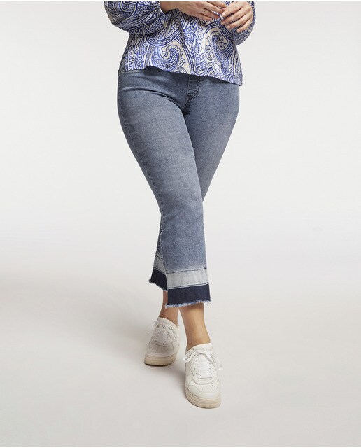 Jegging de mujer talla grande kick flare con bajo deshilachado en color  azul · Fiorella Rubino · El Corte Inglés